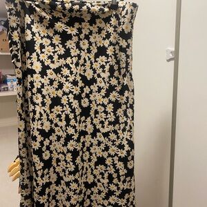 Rachel Zoe Black Daisy-Print Maxi Skirt